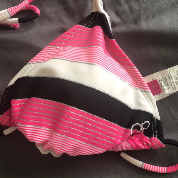 🌻❄️🍀🌸Striped bikini top🌸🍀❄️🌻 - Picture 2 of 5